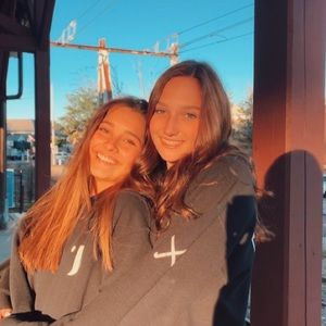 Meet your Posher, Lucy